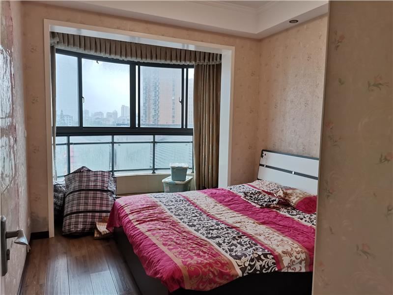 急售公园世家130平南北通透精装成色新有钥匙 看