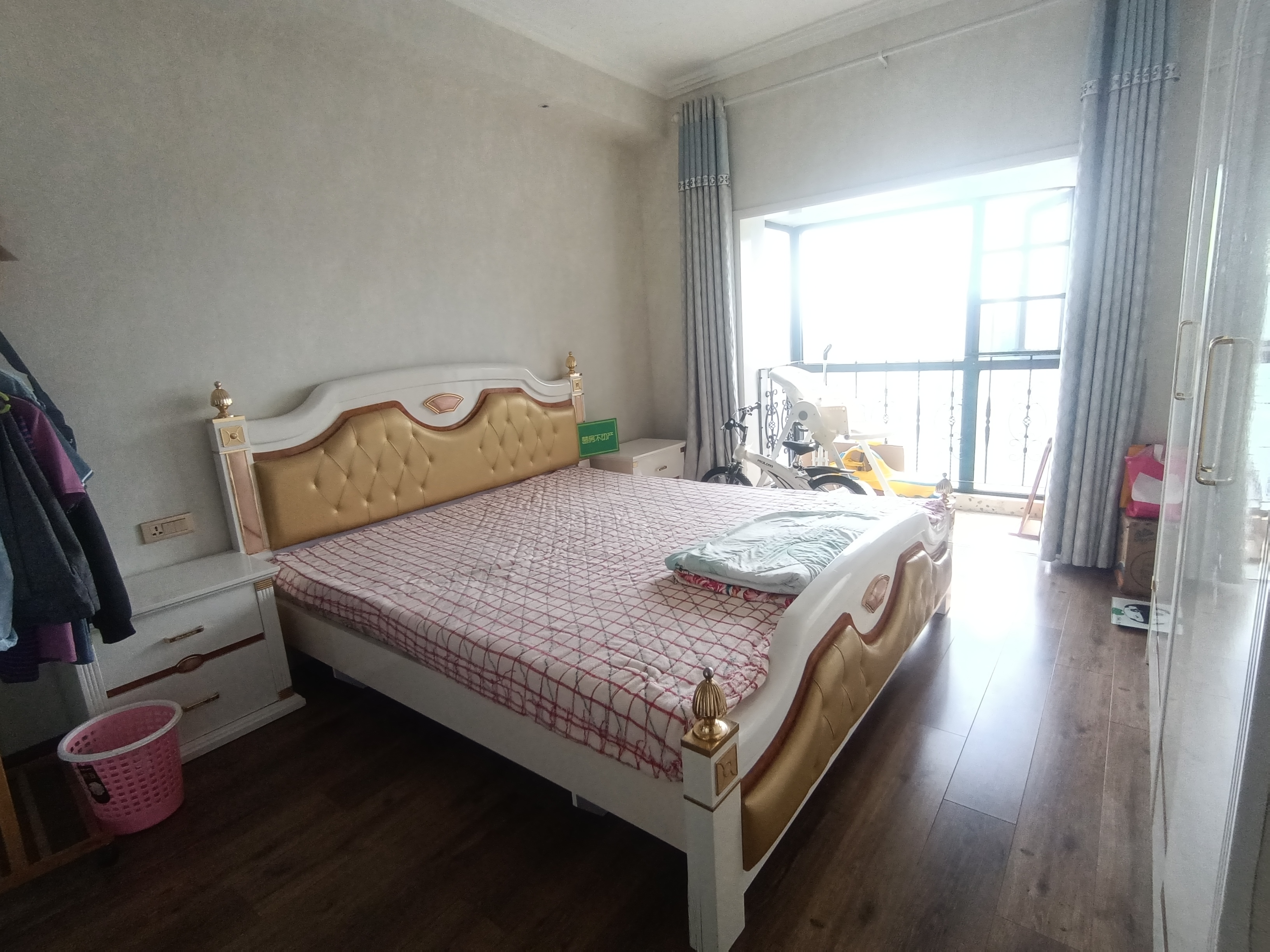 时代广场车站旁精装三房下楼菜场方便狠诚意出售