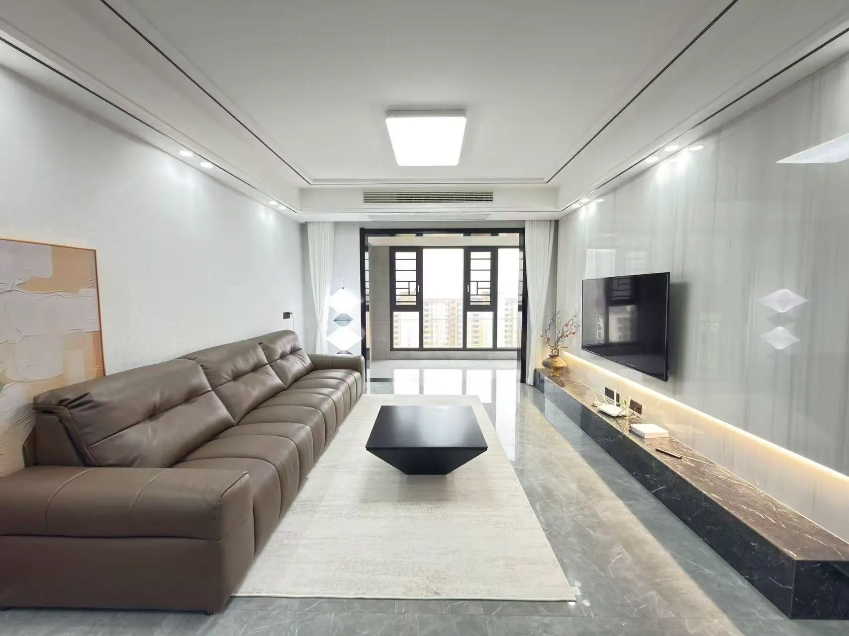 城南，领秀城，精装大三房，好楼层，户型方正，人车分流，满二，送车位