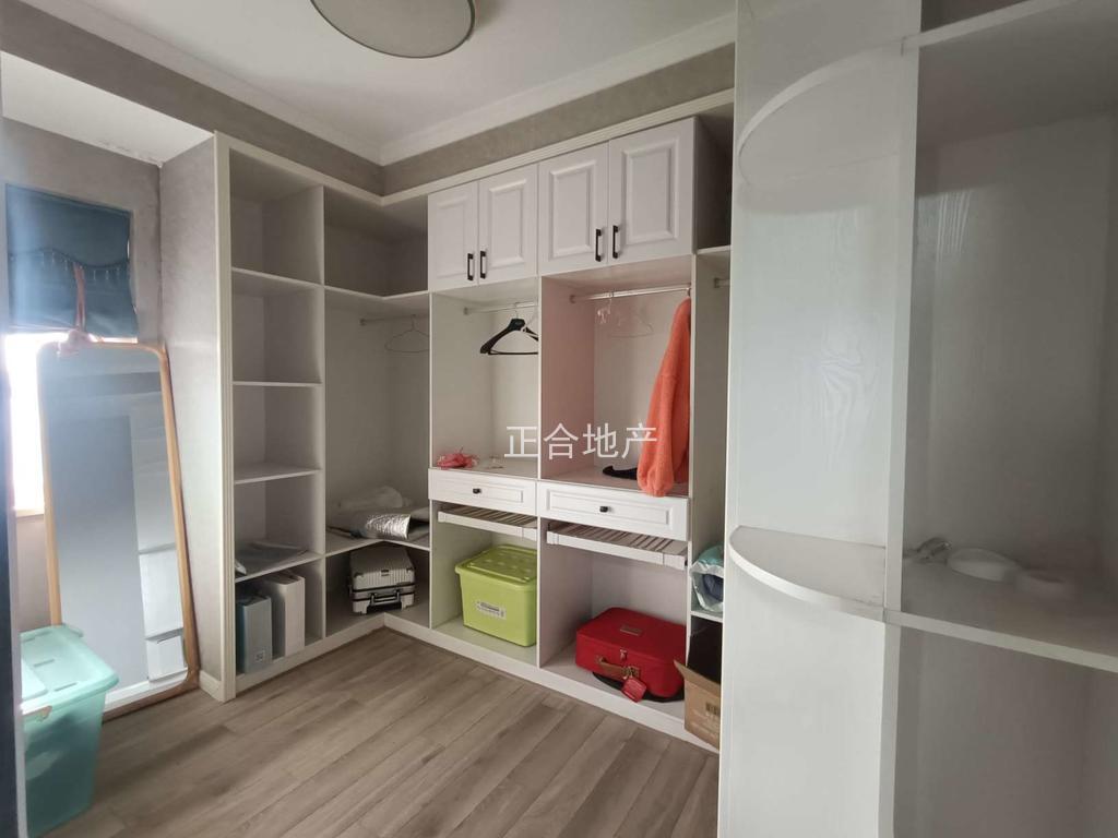 降价了，降价了，亏本出，城南，福星城，精装三房，,单价4900，全屋中央空调，满2