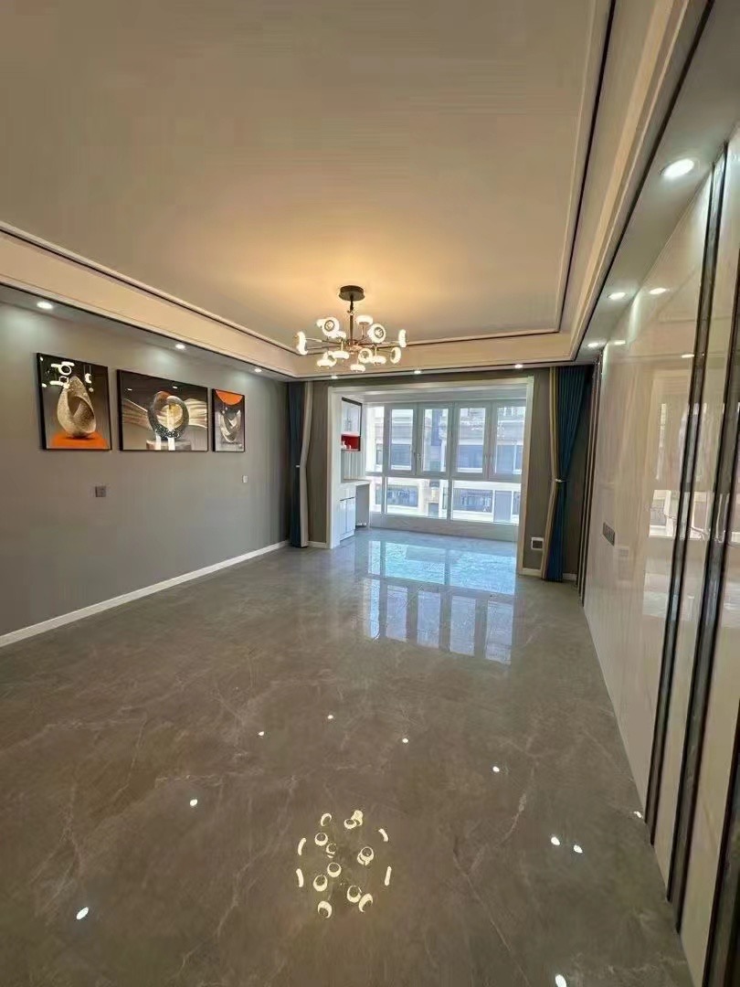 110，急售，荣怀，电梯小高层边户，精装三房，业主一天未住， 价格可谈，证满二