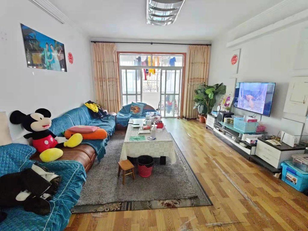 何李路 昌盛花园2楼  出租  大房子 便宜出租  三房