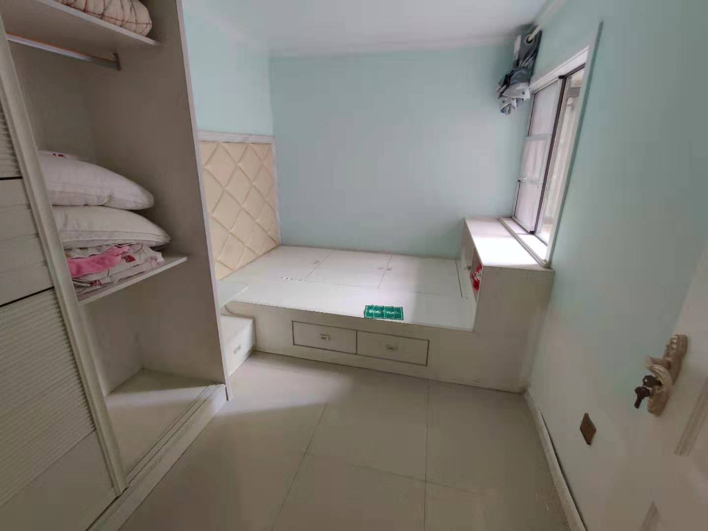 绿地华庭香格里拉复式带院子精装修没怎么住大阳台带车库看房方便