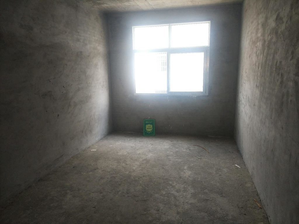 锦绣江山 对面雅馨苑两房 采光户型好 中间楼层 看房 诚意出售