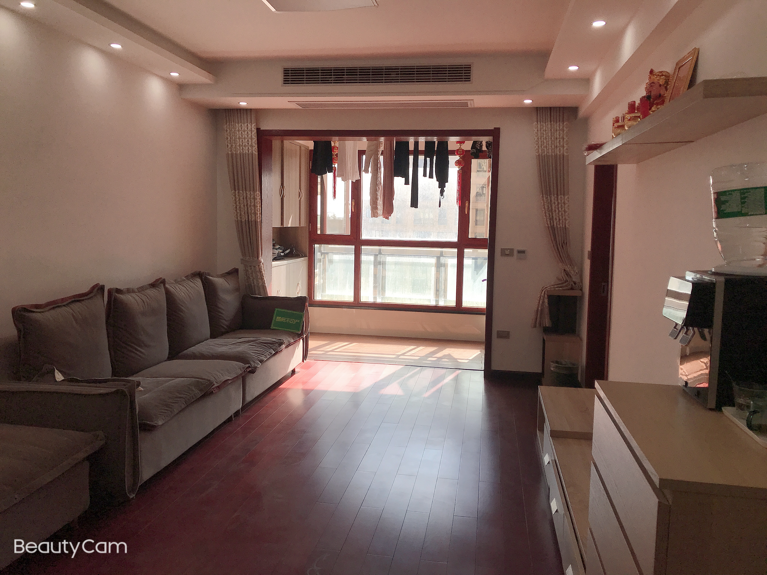 御台公馆 精装两房 全屋中央空调 房屋保养很好 证满二 看房方便