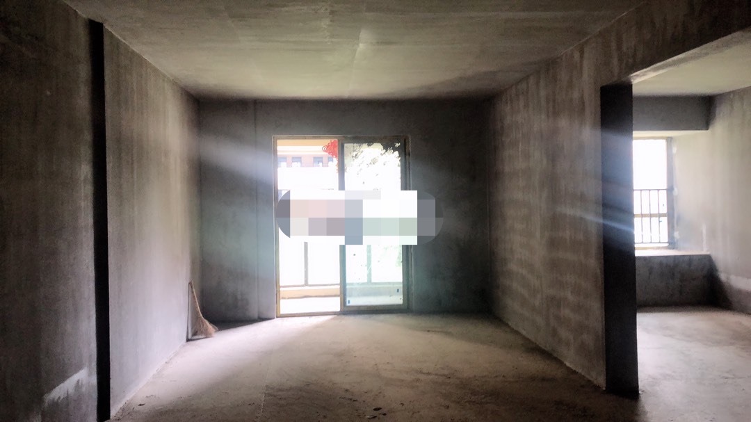 135，捡漏，亏本出，御湖世家现房，证件齐全，单价3750，10月份证满二