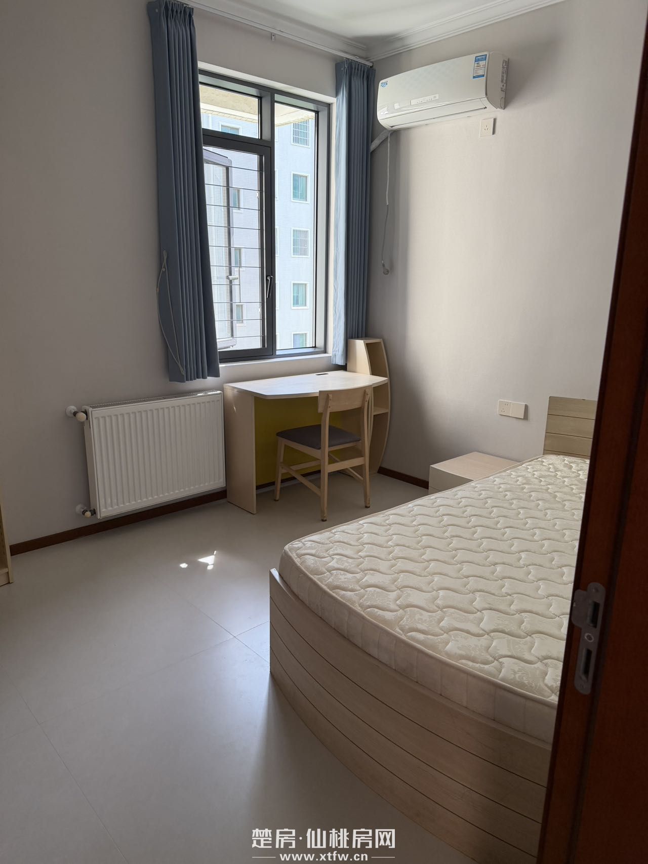 新八中陪读房！成熟小区，全新自住装修，品牌家具家电，带暖气