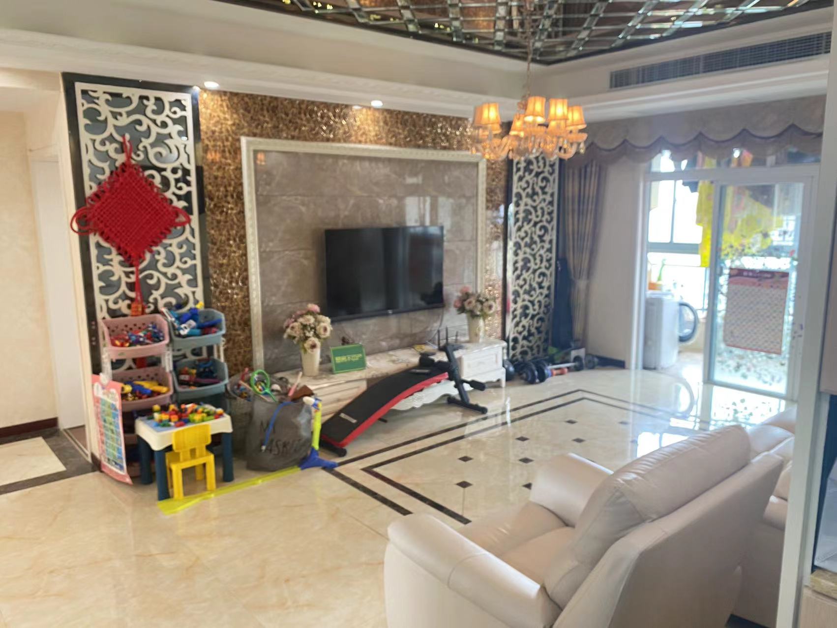 公园世家精装大三房  南北通透 采光好 满五 过户费低