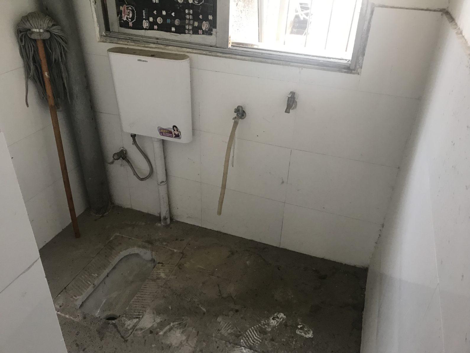 商城旁边三房，中间好楼层