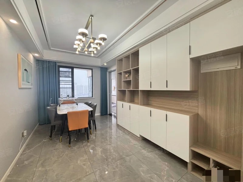 322，城南，荣怀，一梯一户，拎包入住，9.9成新，视野采光好，南北通透