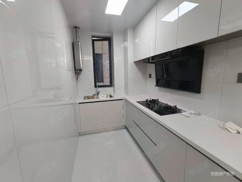 一线江景房，中大学府，边户，精装三房，一天未住，中间楼层