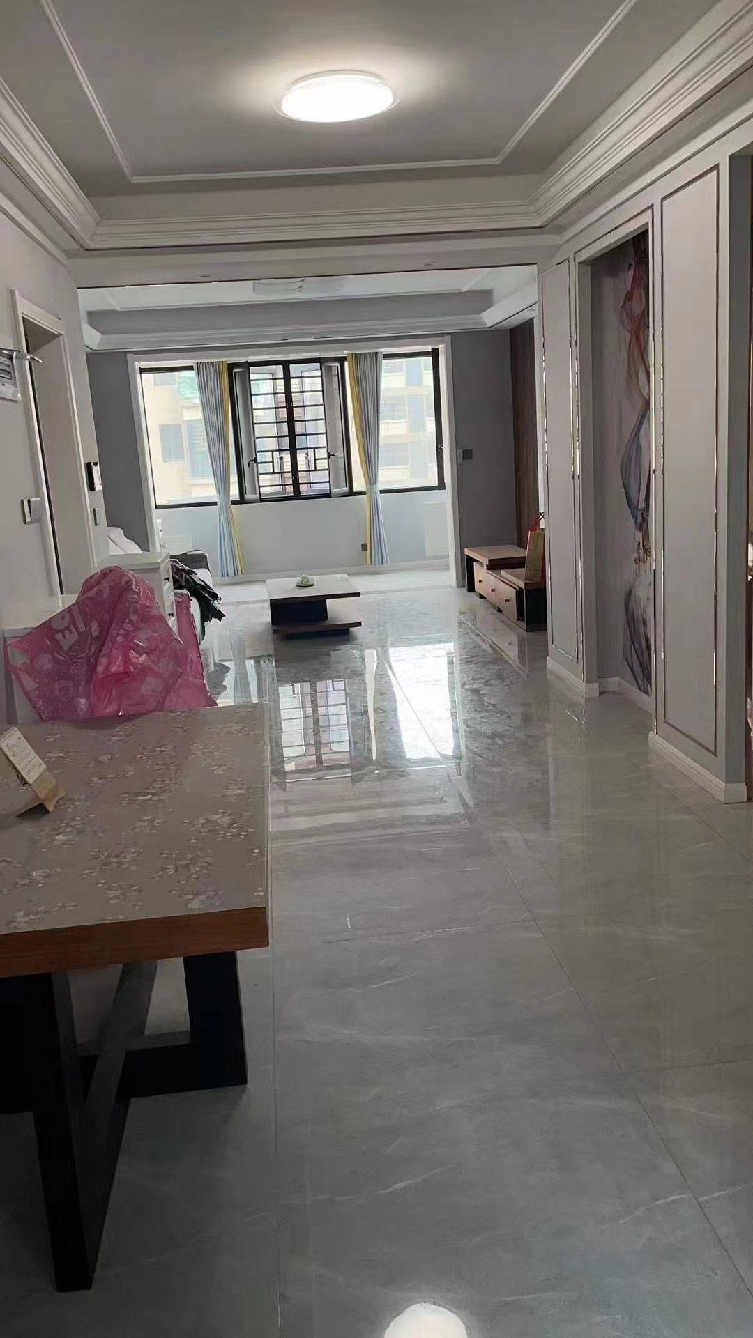 荣怀 大三房出租 装修新   家电都齐全