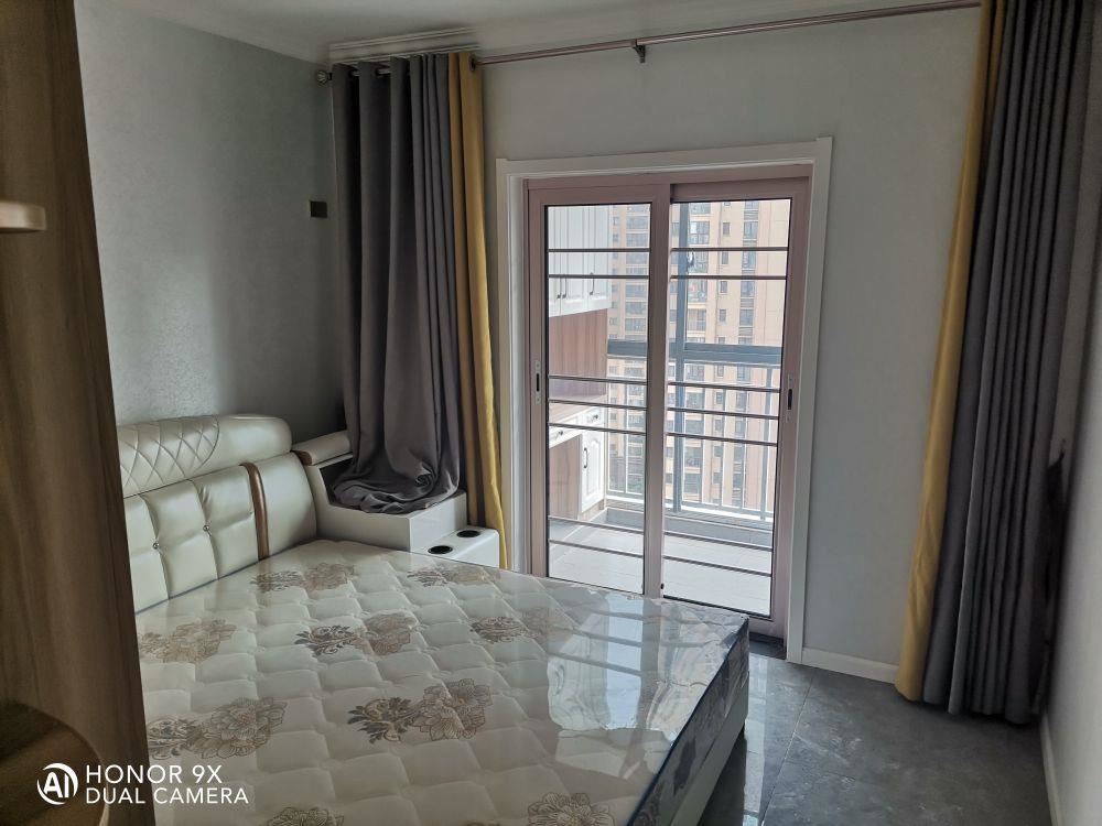 满庭春全新精装大2房未住过现诚心出售证满两年可贷款