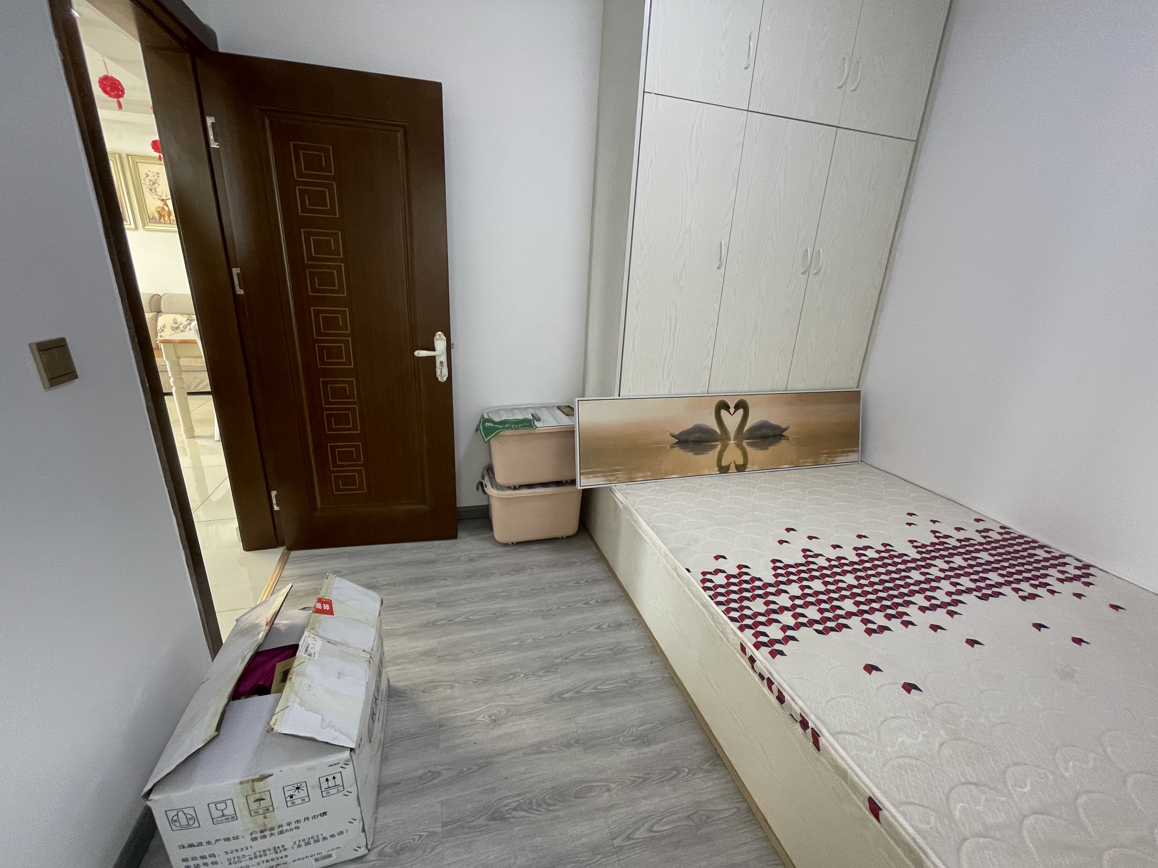 满庭春好楼层带供暖精装小三房冬暖夏凉出行方便