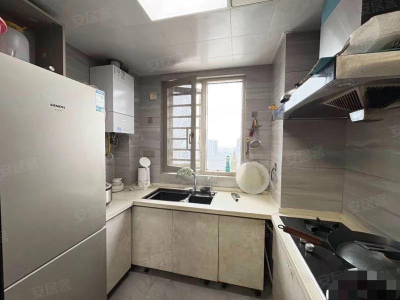 捡漏，和合国际，东边户，9.5成新，品牌家电，满五，诚心出售