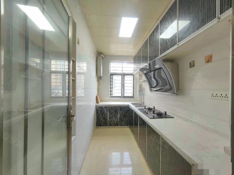 362，捡漏，降价了，城南沔街旁，电梯小高层，精装三房，单价5000，采光好，诚心出售