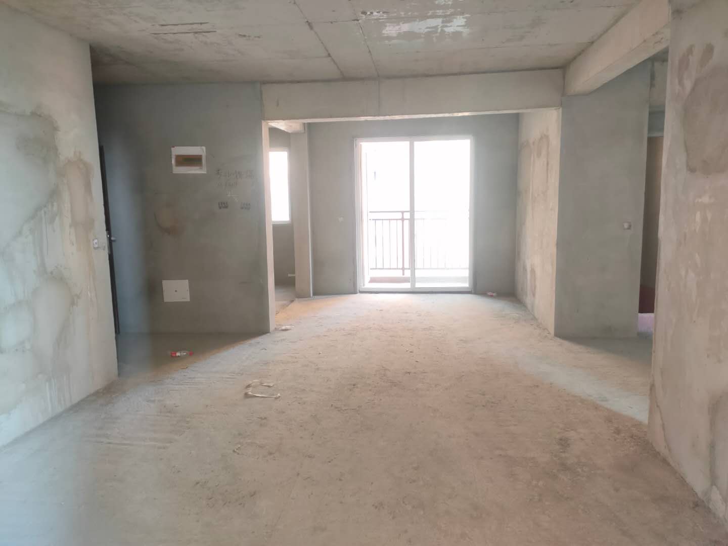 城西大盘满庭春毛坯南北通透全天采光证满2