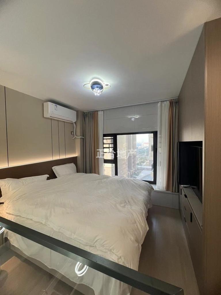 降价了，诚心出售，城南复式，全新精装，全屋品牌，​一口价31万，业主包过户