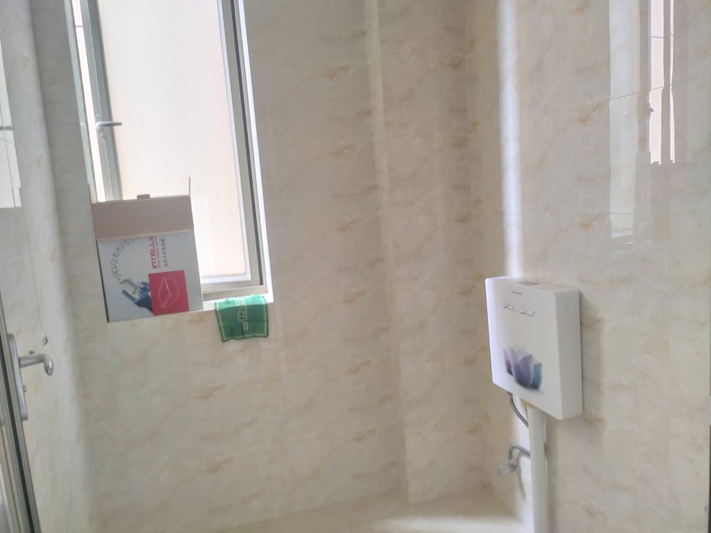 急售南国明珠精装修四室总价才83万满二看房方便