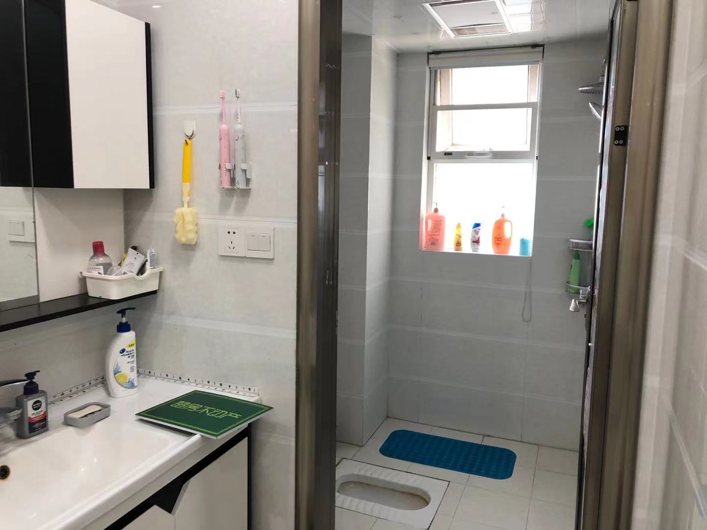 满庭春精装三房看房方便南北通透上学不用愁