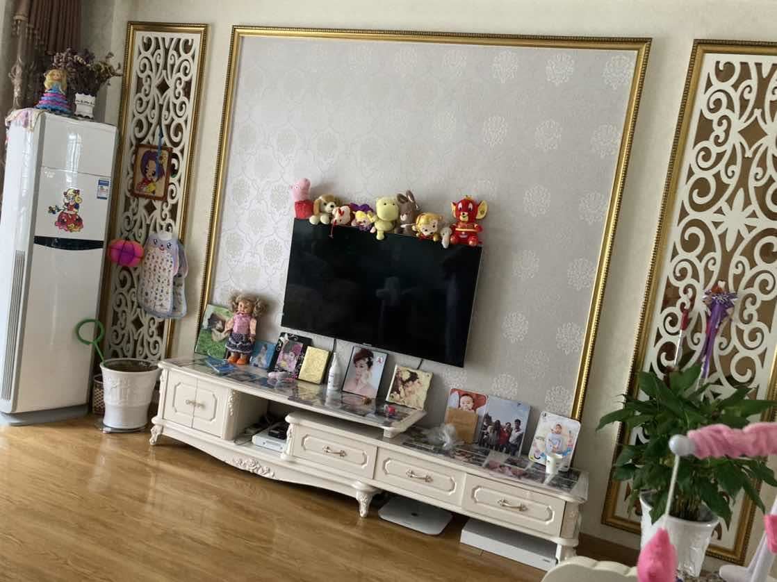 急售香岸华府的精装3房电梯中间楼层环境好拎包入住