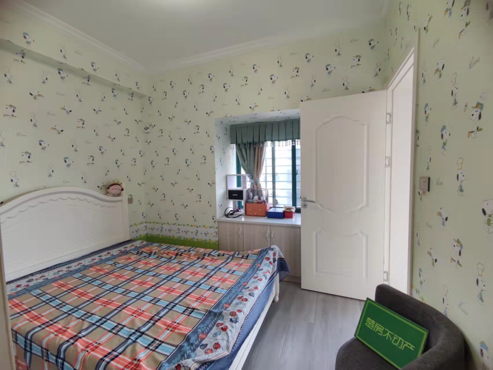 浅水湾精装修证满2年家具家电全部留下，价格可以谈