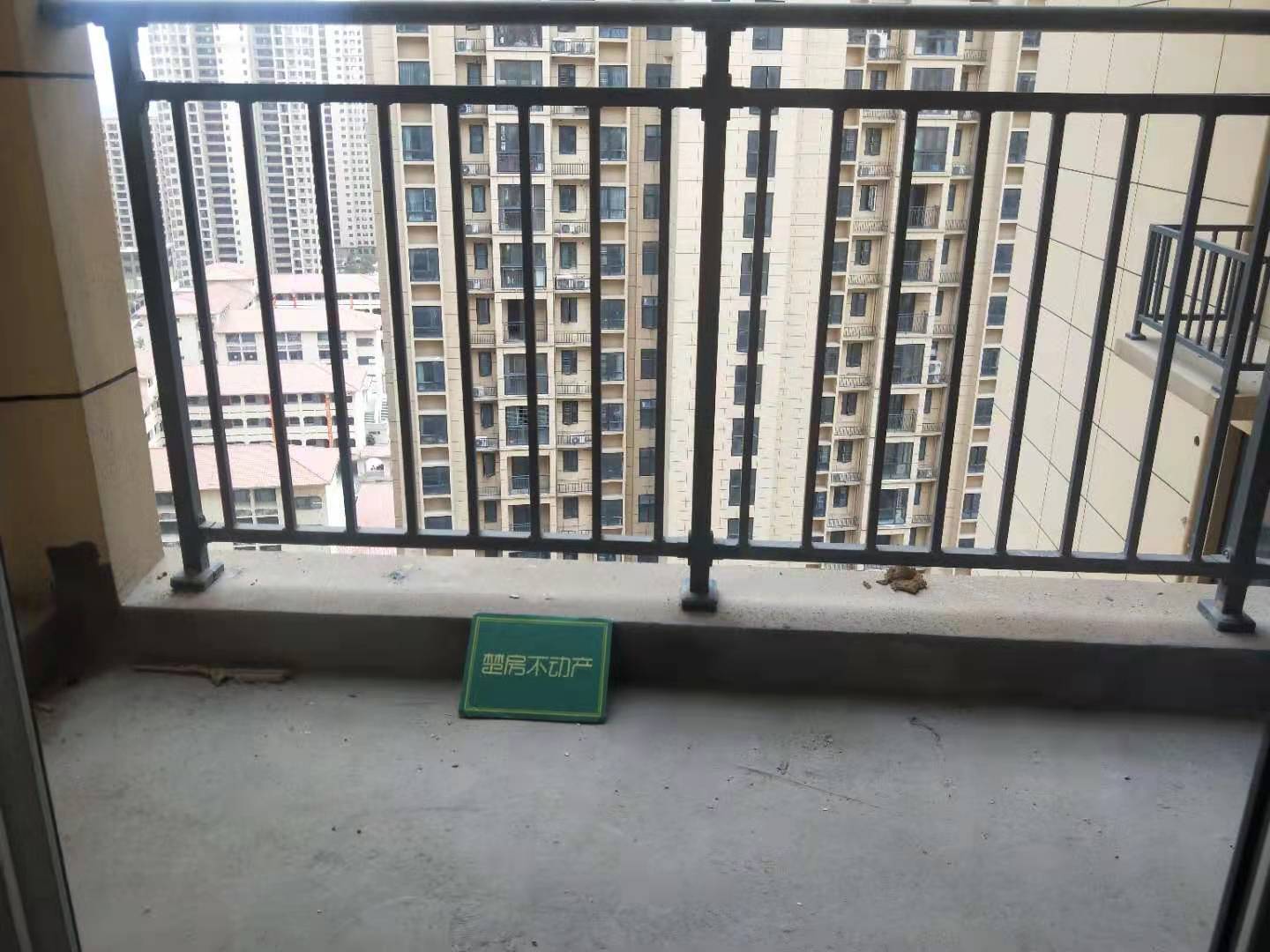 降价了，森林国际毛坯湖景房南北通透楼层采光好前看湖后看景欢迎看房