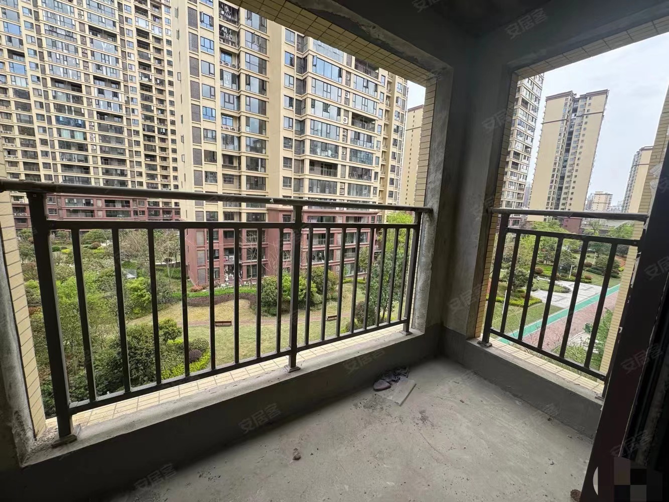 40，房东亏本出，领秀城，人车分流，小高层，​东边户，三开间朝南，南北双阳台​