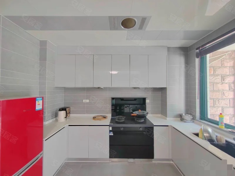 德政金园，架空一楼，成色新，全屋中央空调，下楼仙桃xiao学，幼儿园，南北双阳台