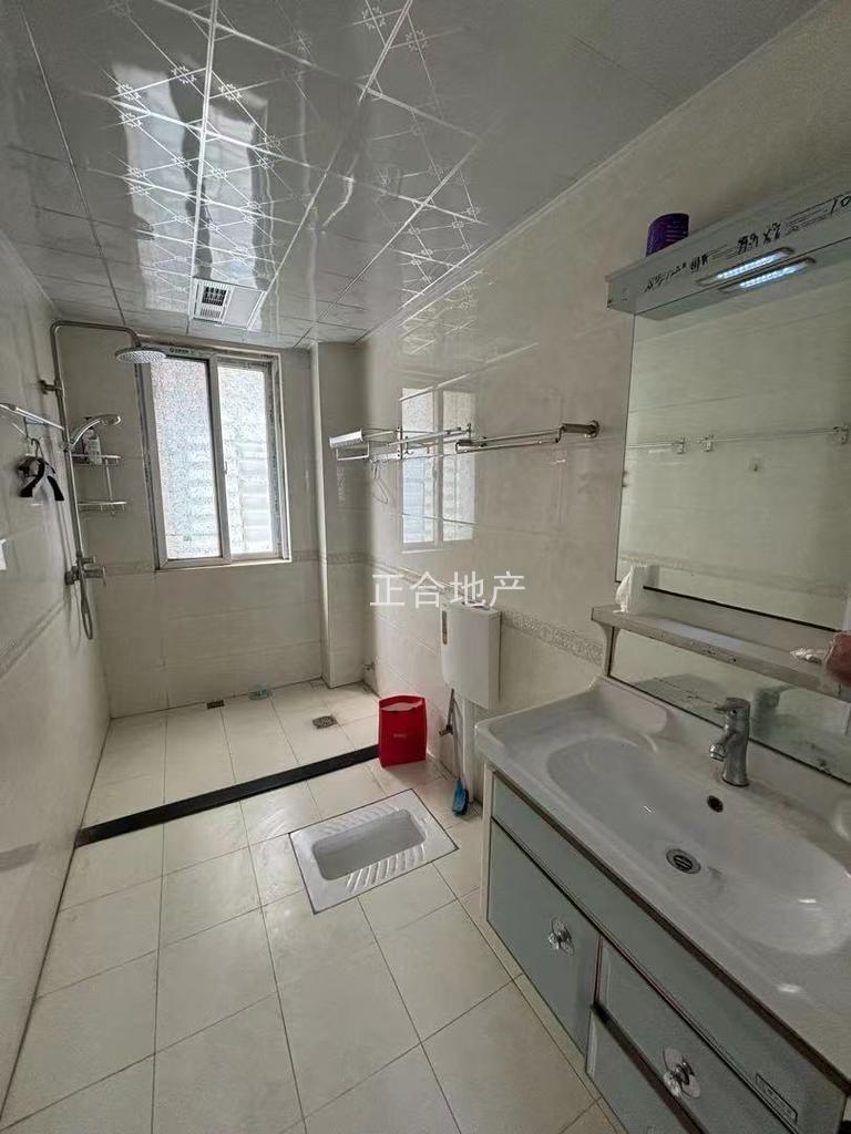 诚心出售，城南，城市丽景，精装3室2厅1卫，电梯好楼层，证满二，