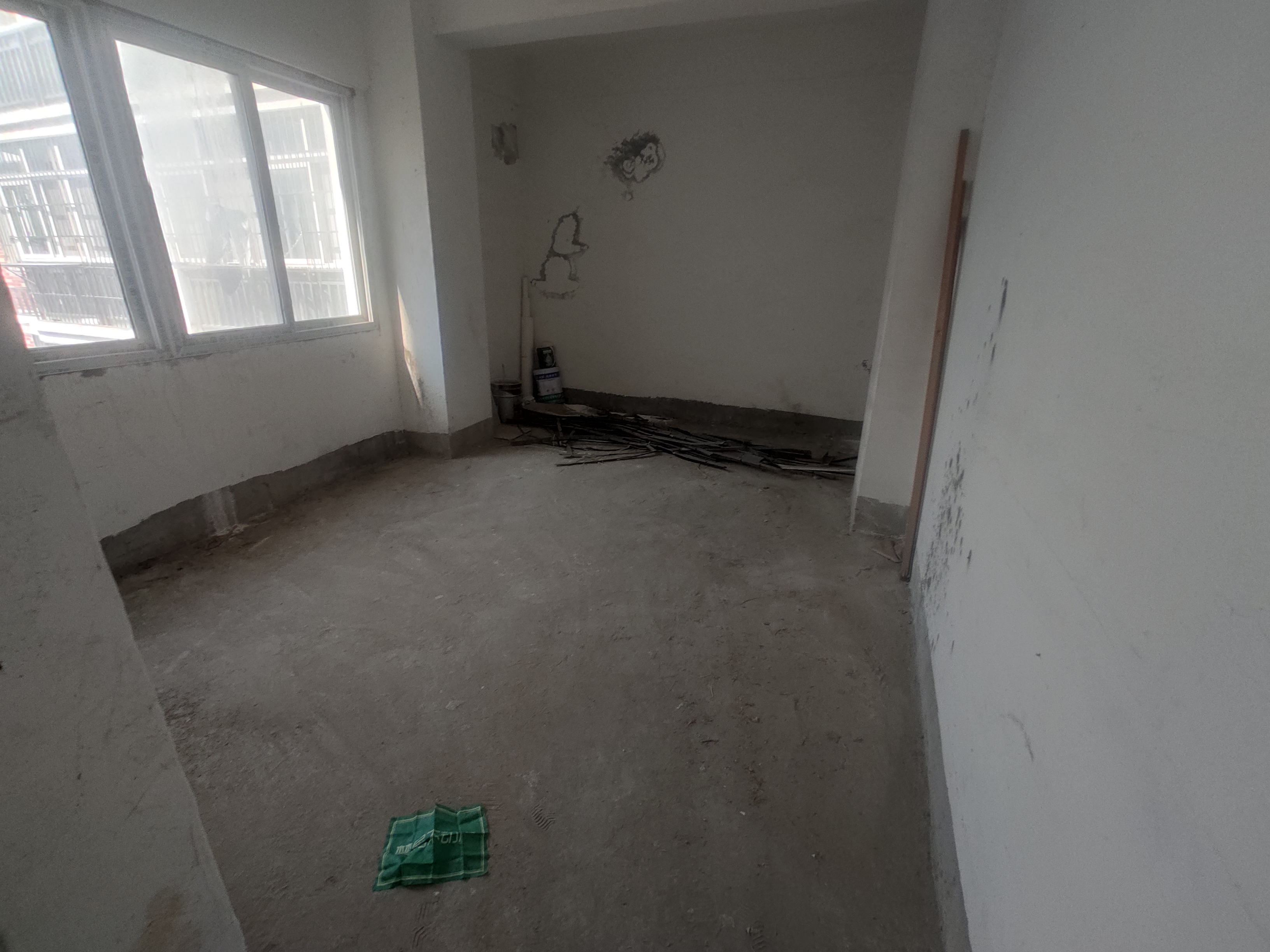 世北春花园电梯三房单嫁只要3800多车站旁出行方便老证看房方便