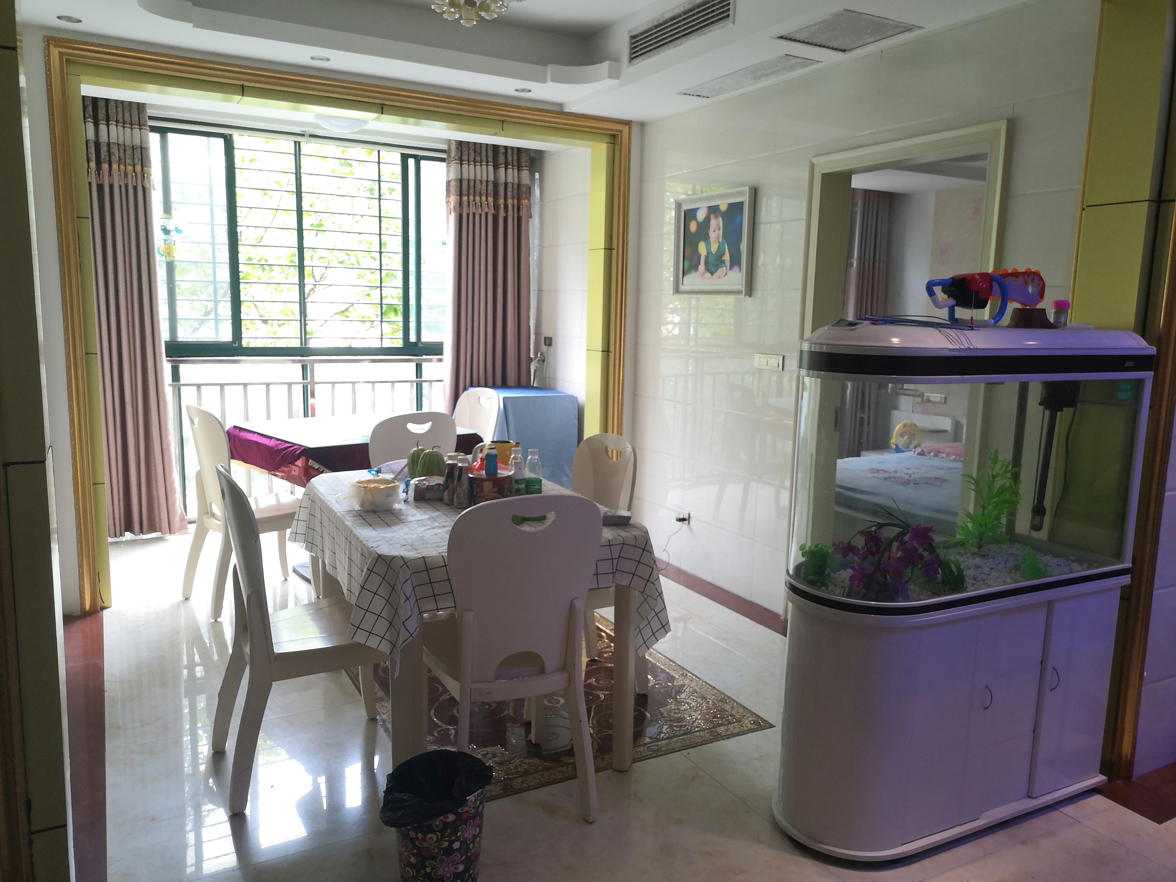 环球附近华冠酒店对面福满楼公寓新装电梯两房两厅两卫出租带中央空调