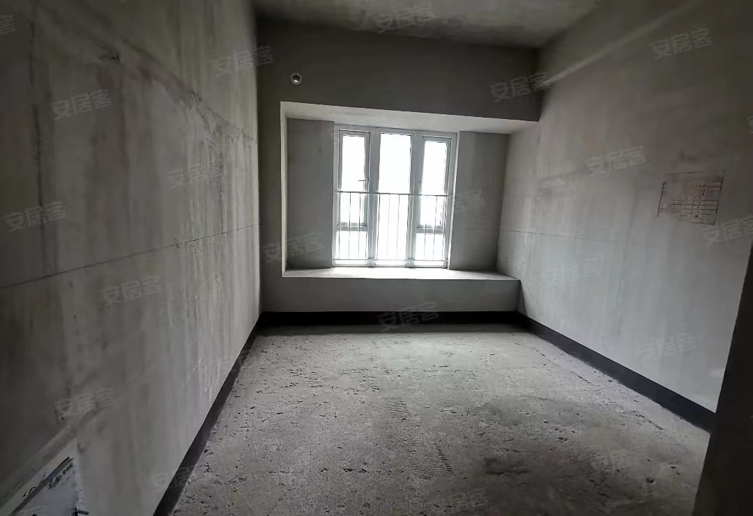 62，城南一梯一户，电梯洋房，直接入户，南北双阳台，房东亏本出