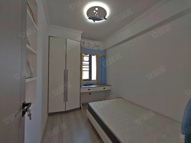 288，仙桃xiao学旁，仙桃别院，电梯好楼层，精装三房，墅级享受，9.9新，老证过户