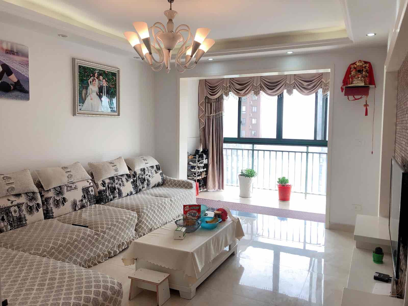 漫城林语，3室2厅1卫 精装修 保养完好 优价出租 拎包即住！