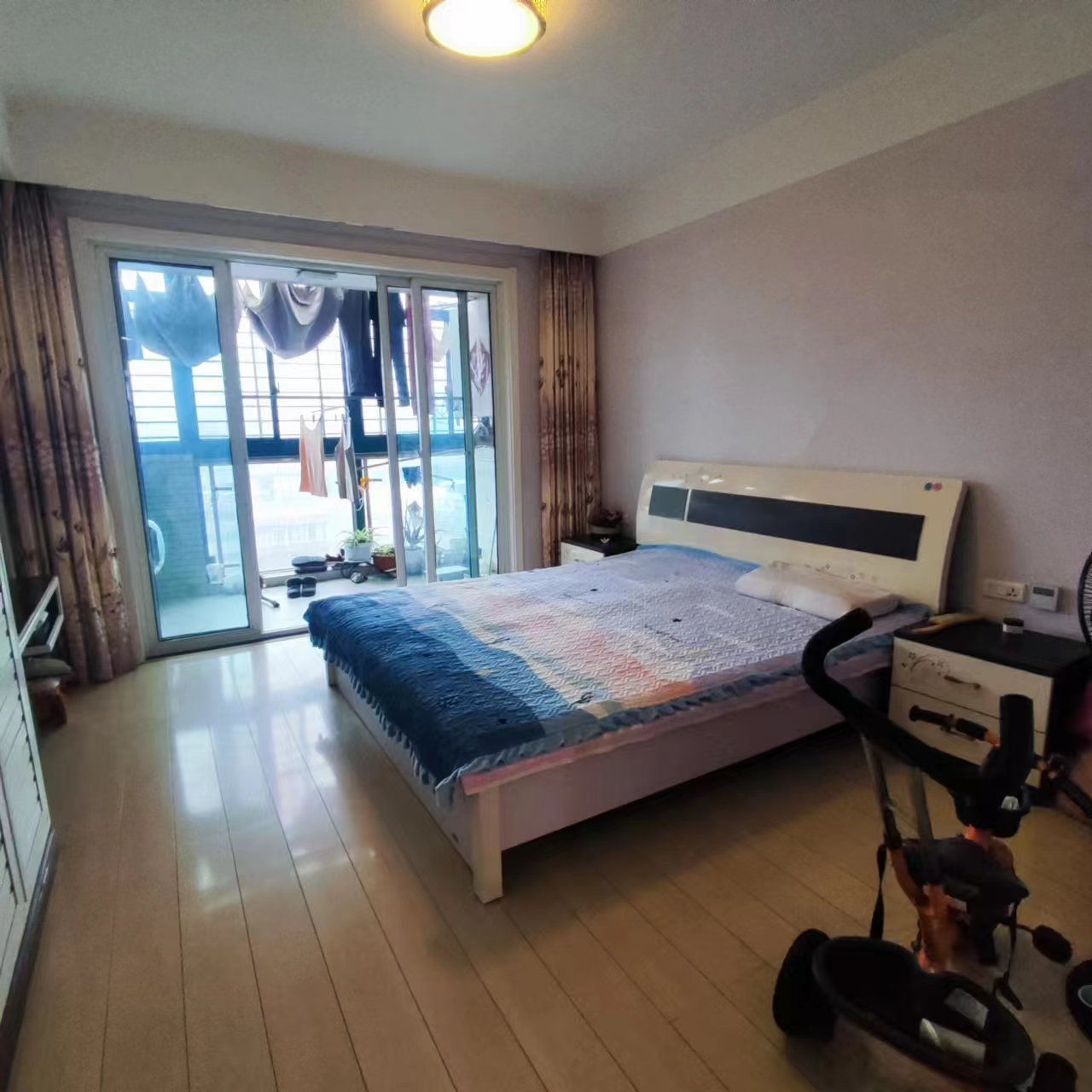 浅水湾.精装三房.证件满二.看房方便