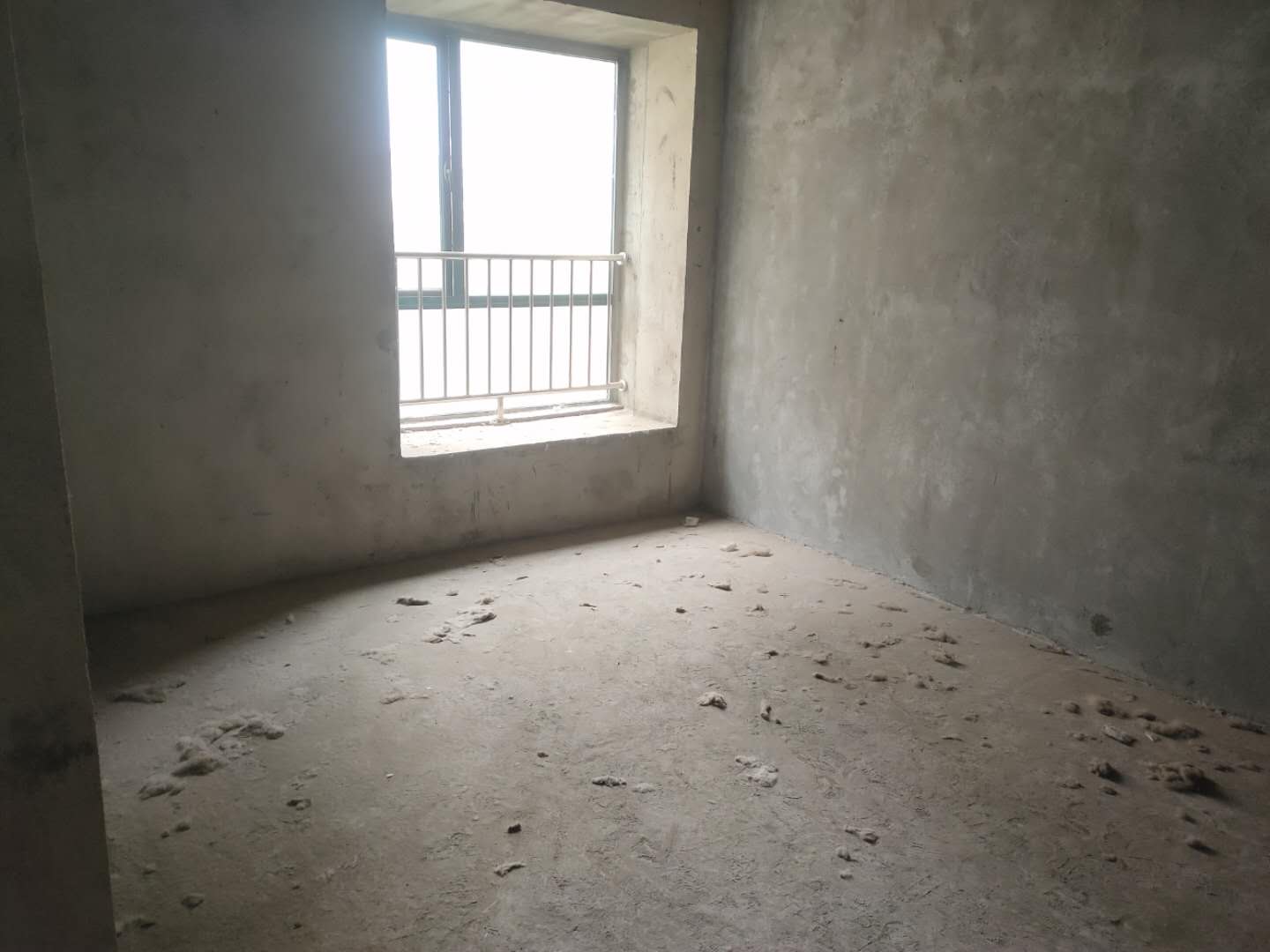 新城壹号毛坯小三房中层朝南采光好可按揭