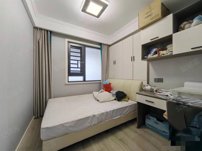 387，急售，城南，领秀城，精装大三房，中间好楼层，全屋品牌家具家电，业主诚心出售