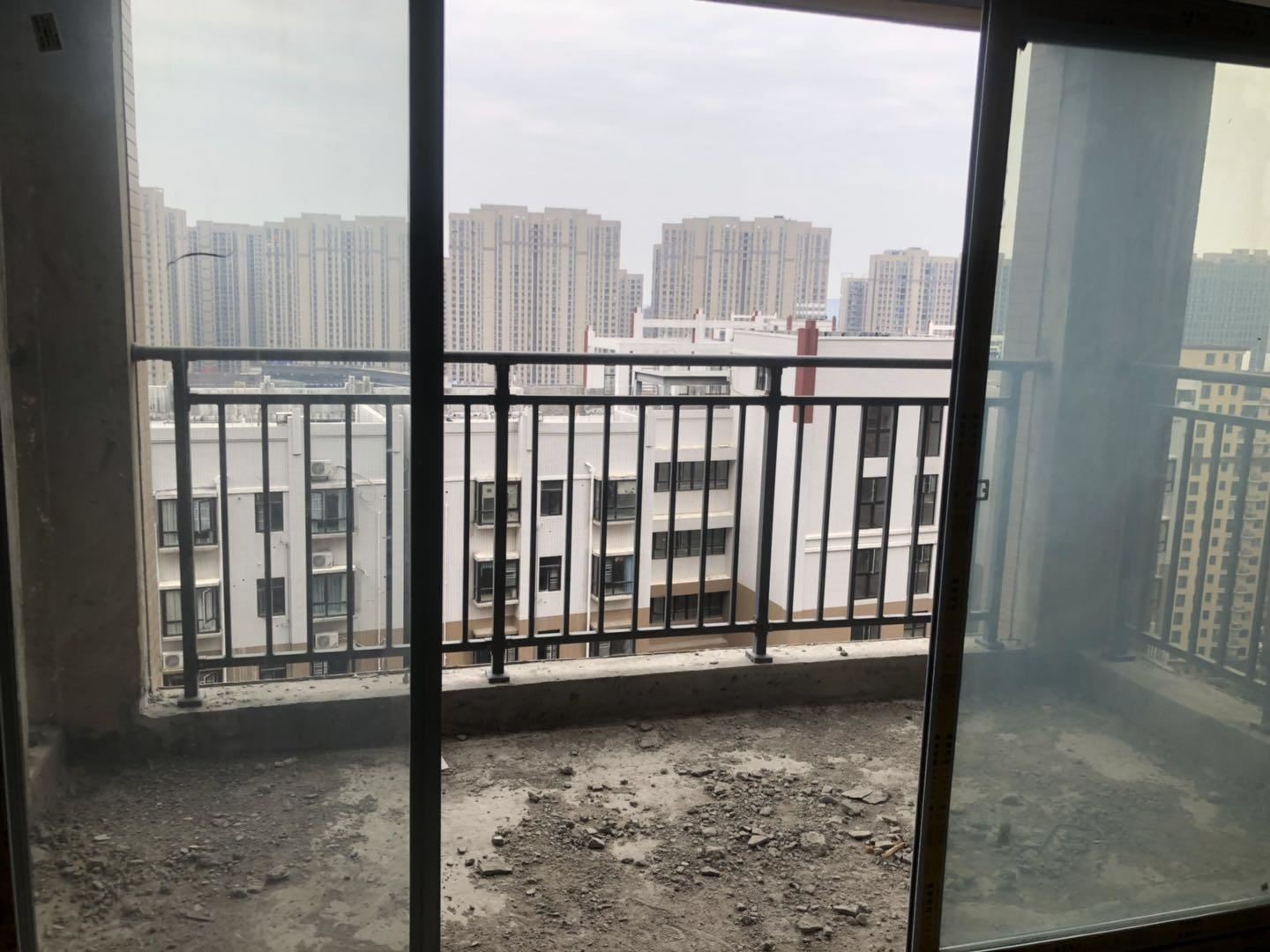 沔阳公馆毛坯三房两卫采光好户型方正 看房