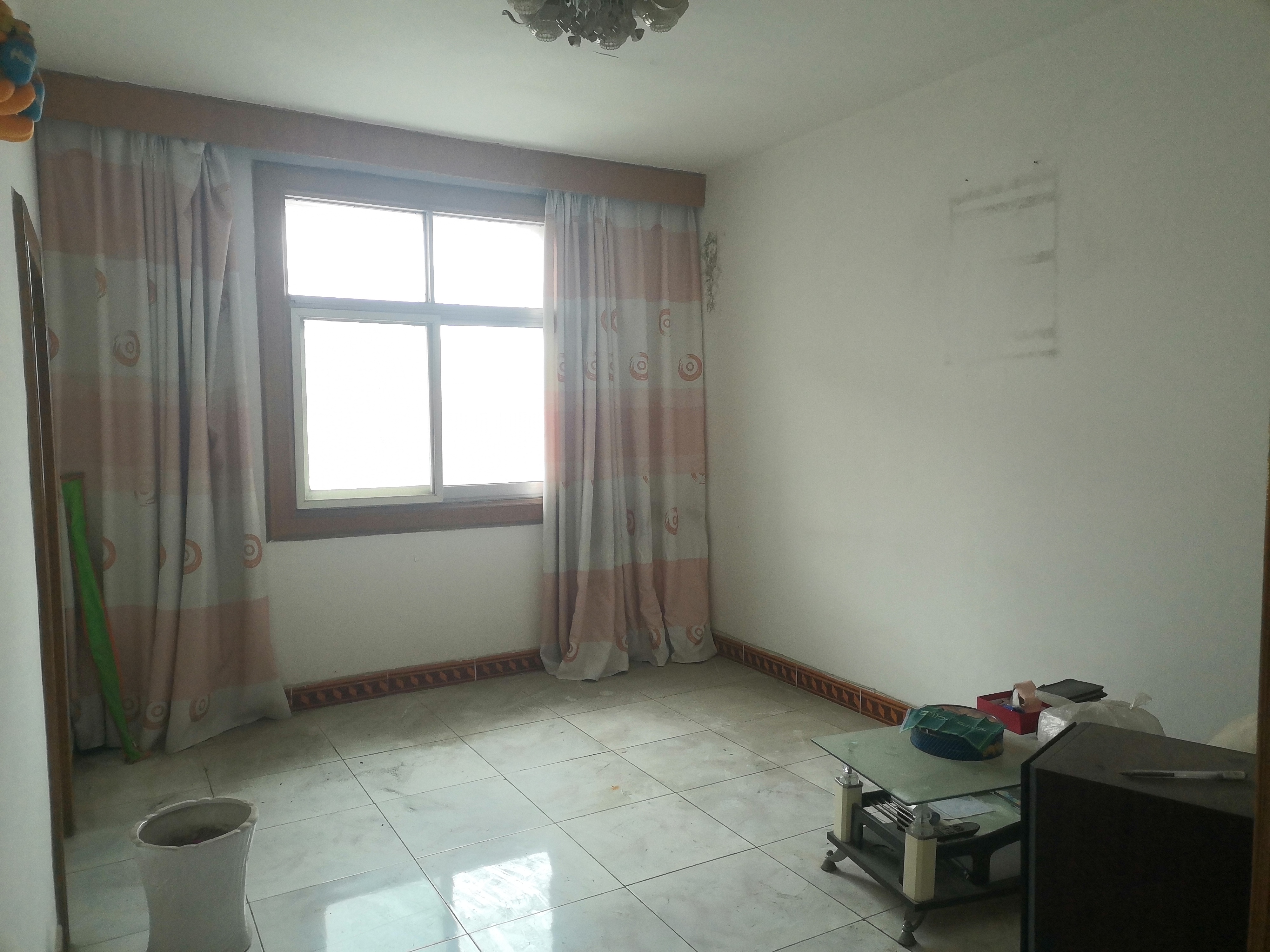 新八中附近开发区宿舍四房两厅一卫