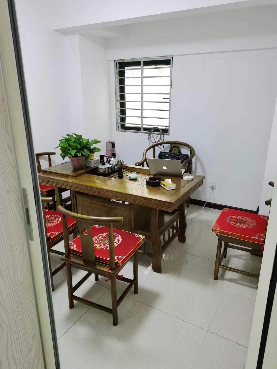 新城一号商铺出售 地段好   大就在三小旁边