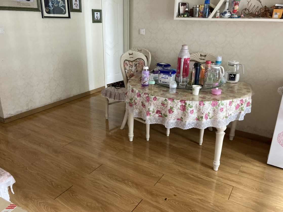 急售香岸华府的精装3房电梯中间楼层环境好拎包入住