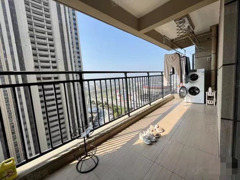 68，房东亏本急售！城南好房，碧桂园，精装卖毛坯价，精装四房，速度捡漏