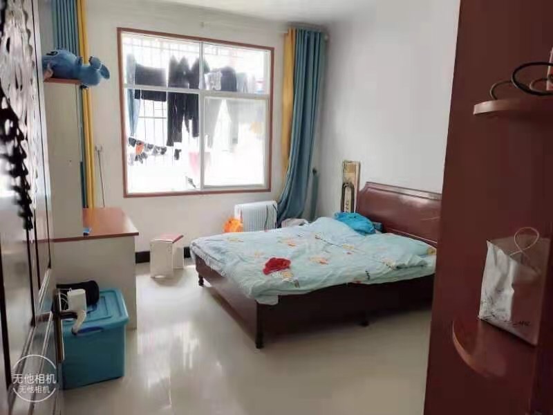 黄荆小区二室二厅交通出行方便