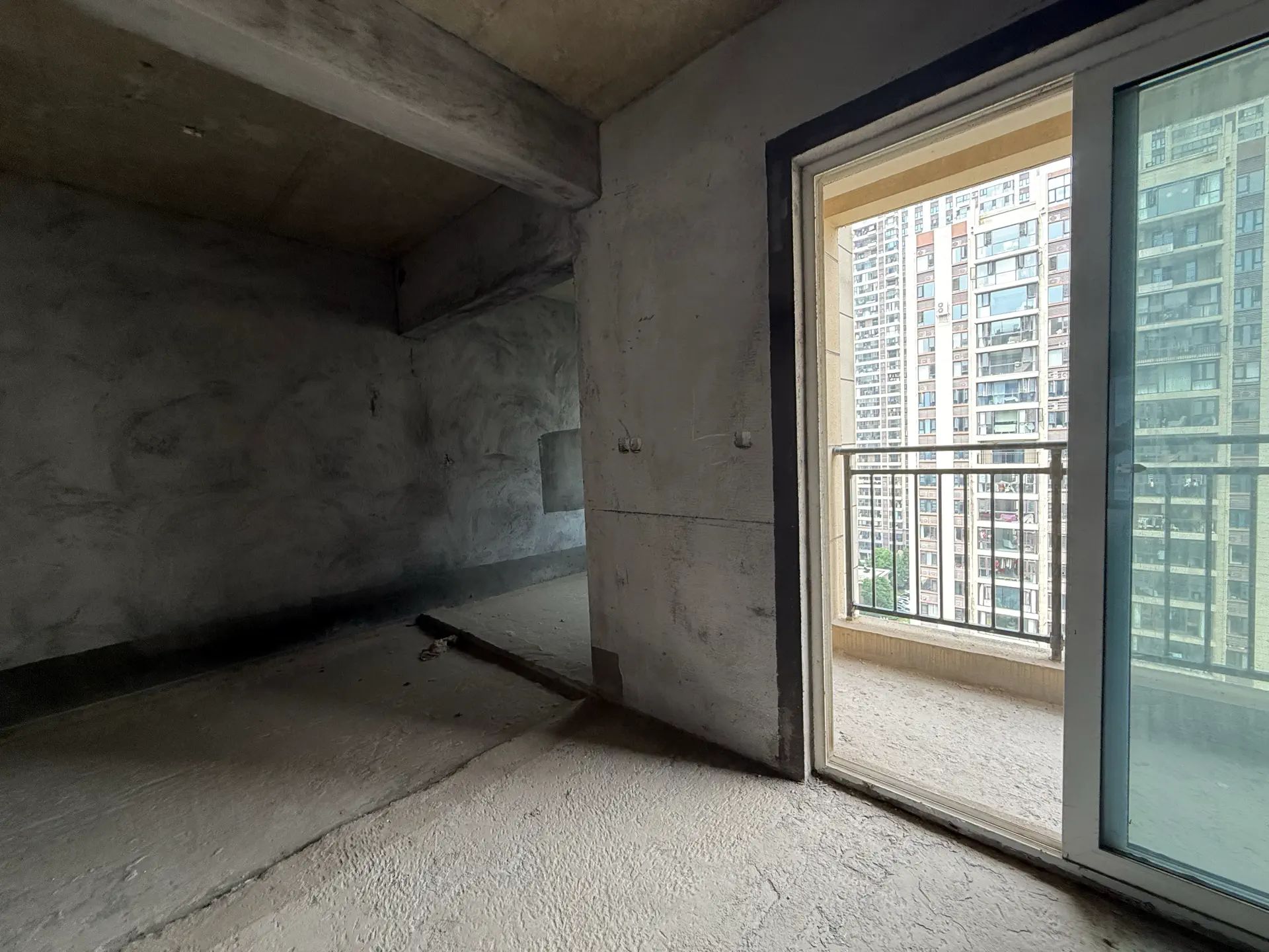 城南，大平层，仙桃碧桂园，1梯1户，小高层。证满二，好楼层