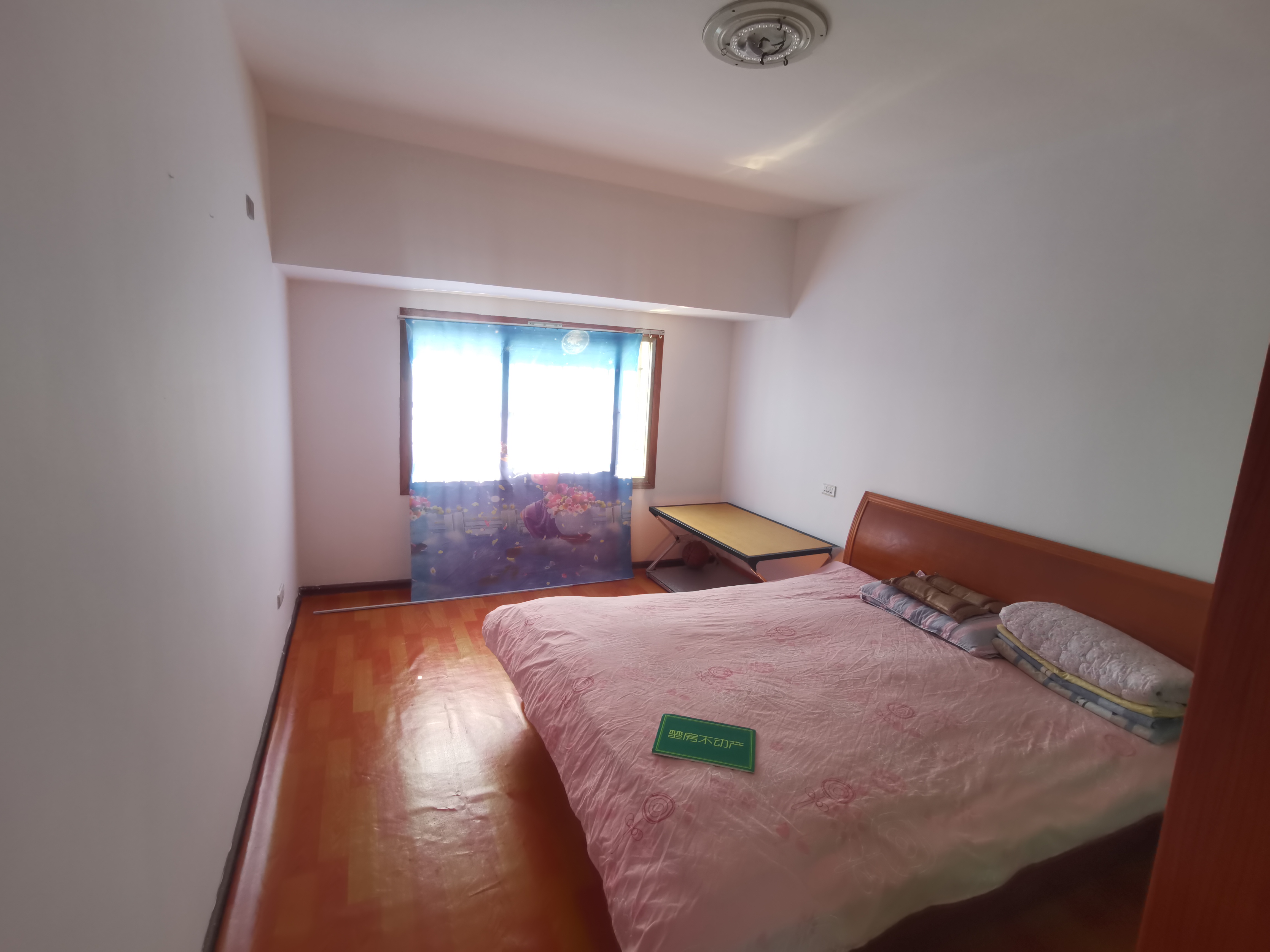 富华园沔阳小XUE旁边单价2000出头的房子还带地下室