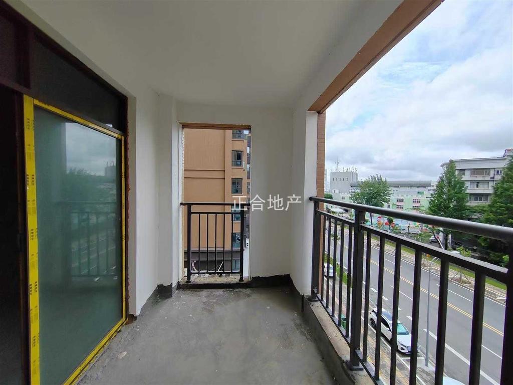 急售，职院附近，沔阳天泽园，毛坯两房，电梯小高层，边户，证满二，价格可谈