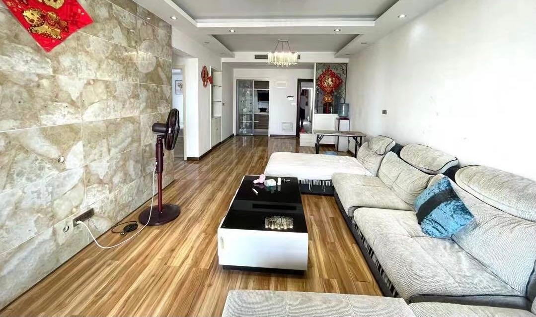 福星城高性价比精装大2房1卫出租楼层好，采光好，保养好，空间大拎包入住。出行方便。成熟社区，配套齐全。