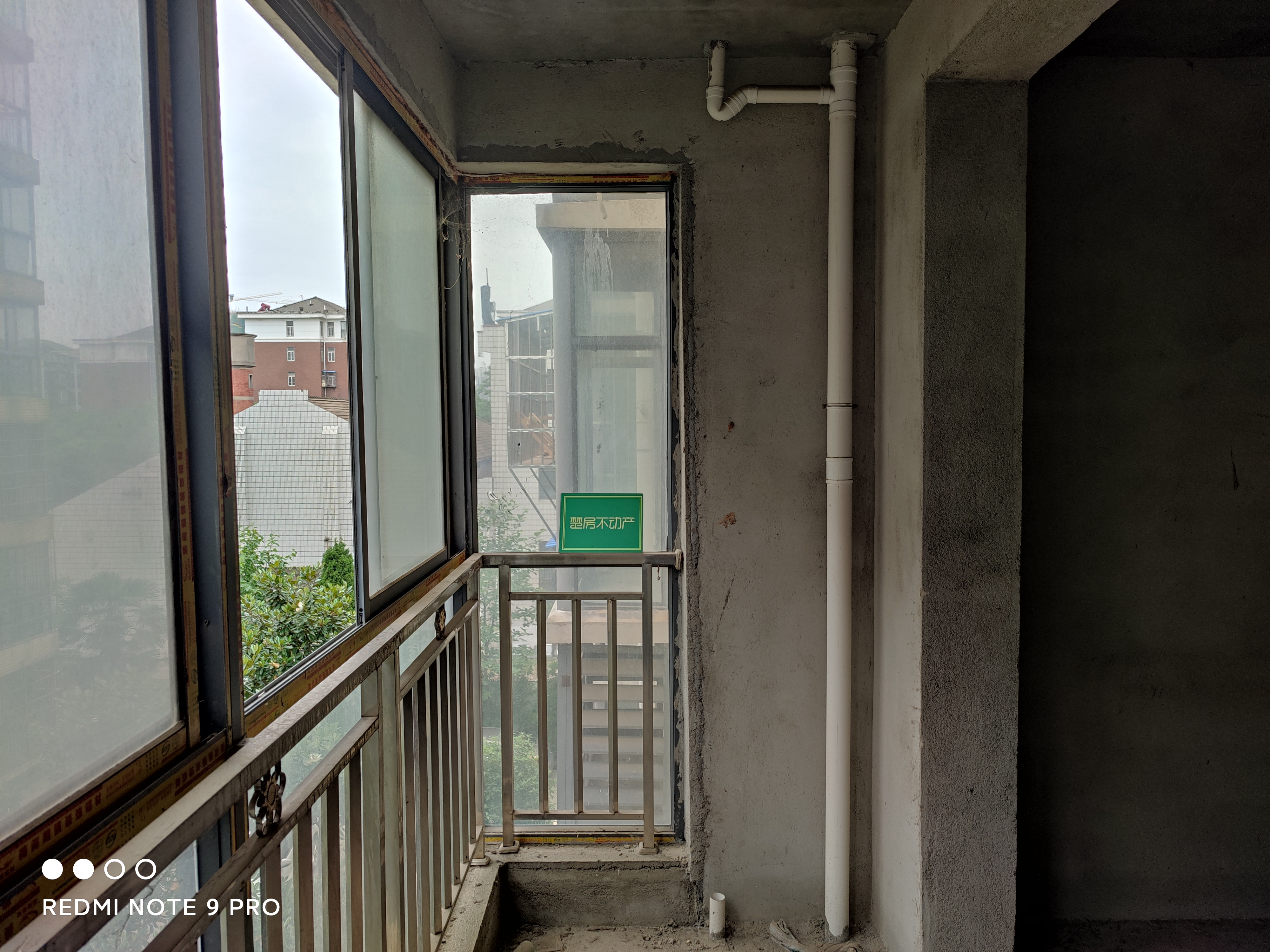 襄河旁临江雅苑毛坯两房南北通透户型小区绿化环境好宜居价格便宜