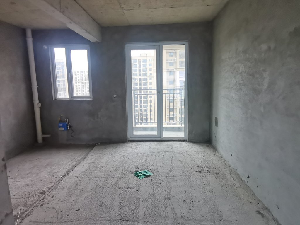 满庭春当代城毛坯三房南北通透户型方正看房方便房东诚意出售